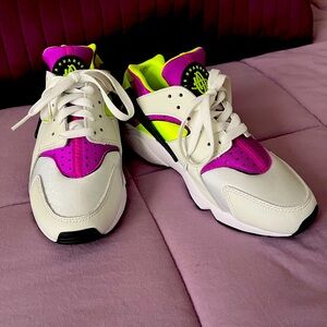 Brand new! Nike Huarache purple/lime green/white.